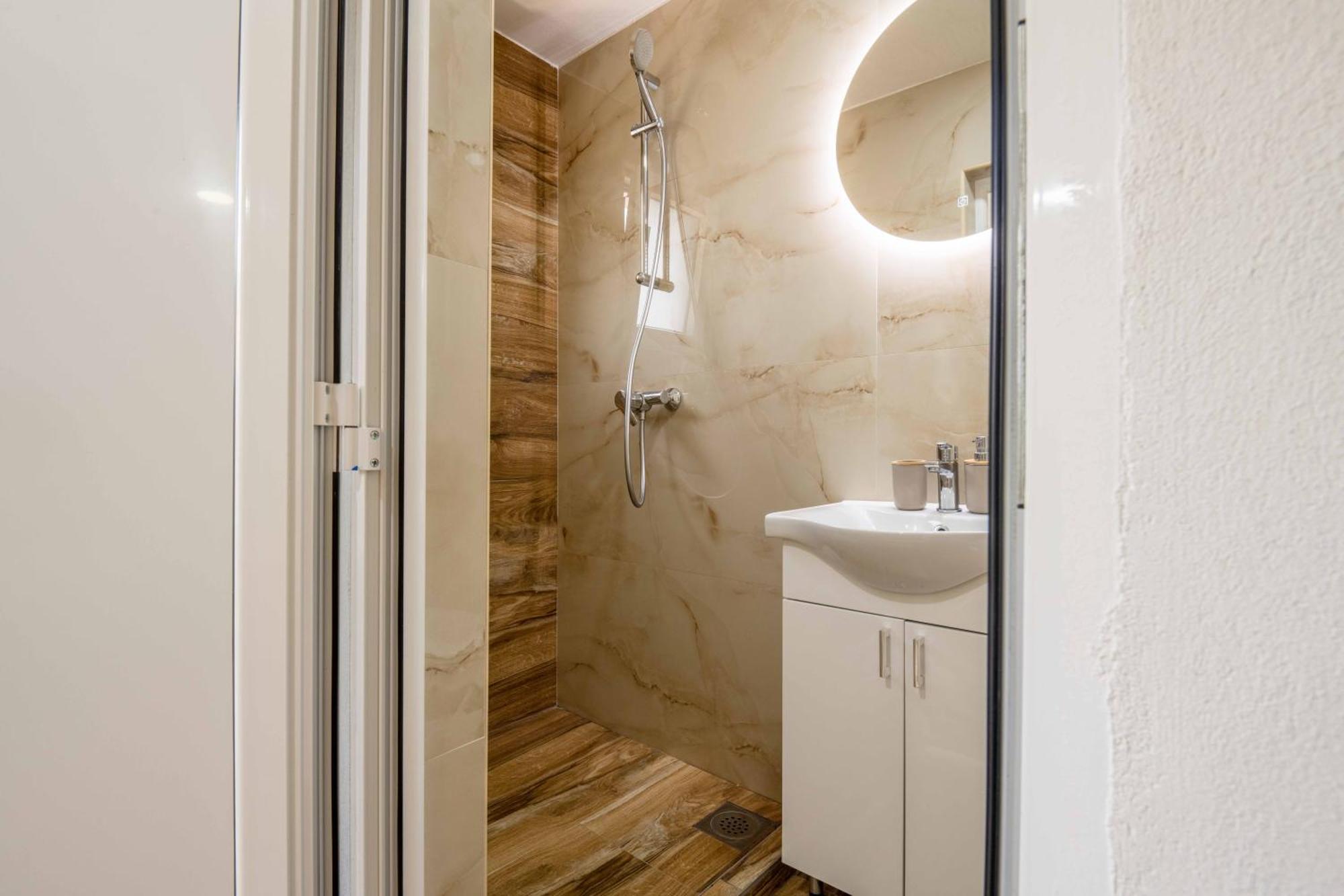 Sumice Inn Петровац Экстерьер фото